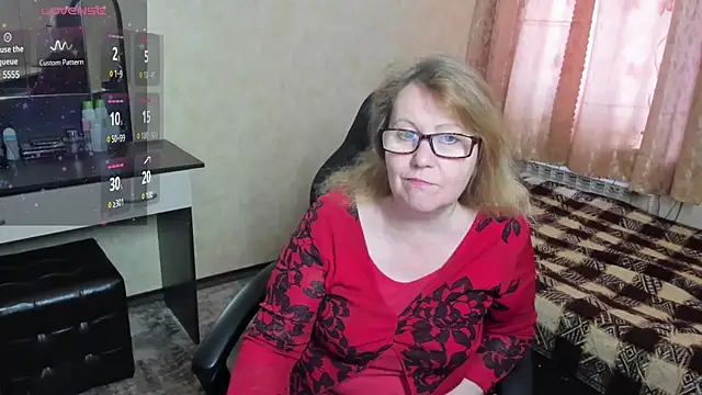 Snapshot of Frau_Marta chatting on 02-06-25, 11:10 Frau Marta online show from 02-06-25, 11:10