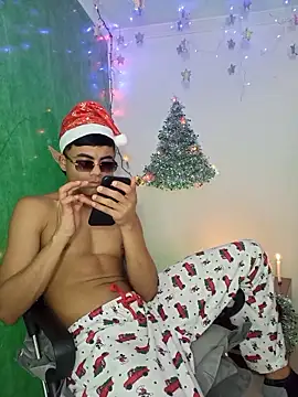 Snapshot of pinedasex777 chatting on 12-20-25, 12:56 pinedasex777 online show from 12-20-25, 12:56