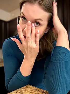 MaiseKnox online show from 03-31-26, 10:21