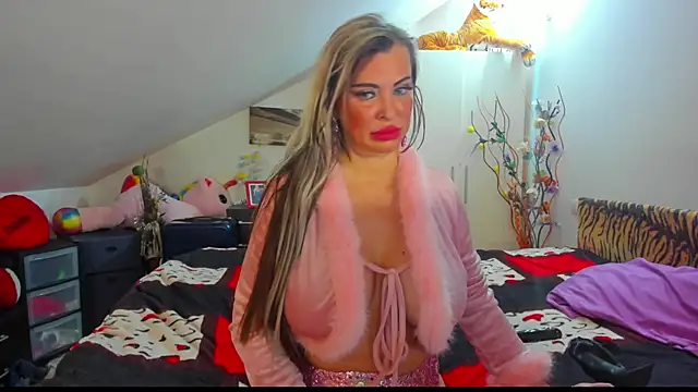 Snapshot of Raffaelababy chatting on 11-30-25, 07:18 Raffaelababy online show from 11-30-25, 07:18