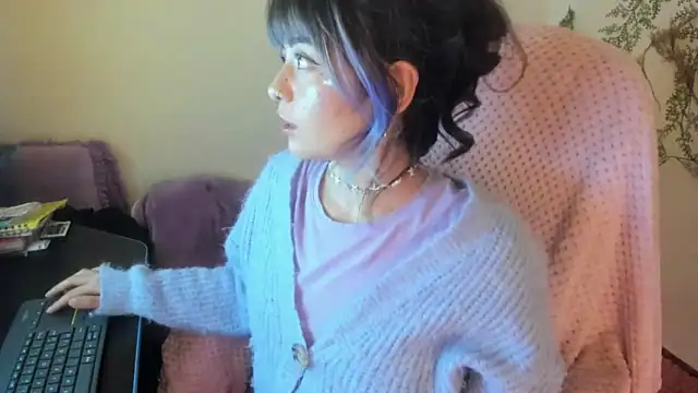 Snapshot of Sammysammy_ chatting on 10-10-25, 04:44 Sammysammy  online show from 10-10-25, 04:44