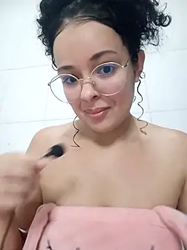 Snapshot of NinaSweet2 chatting on 02-27-26, 04:12 NinaSweet2 online show from 02-27-26, 04:12
