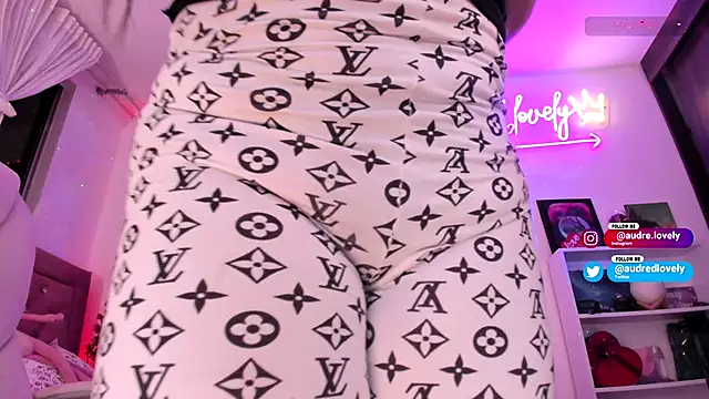 AudredLovely online show from 11-12-25, 02:45