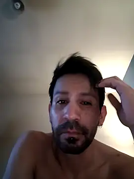 Snapshot of Albertobs chatting on 06-06-26, 01:43 Albertobs online show from 06-06-26, 01:43