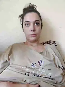 Snapshot of JoLeNe27 chatting on 02-06-25, 09:22 JoLeNe27 online show from 02-06-25, 09:22
