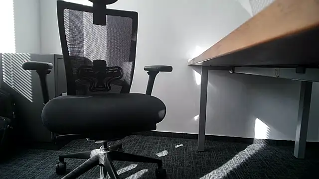 69bezfleku online show from 06-15-26, 06:43