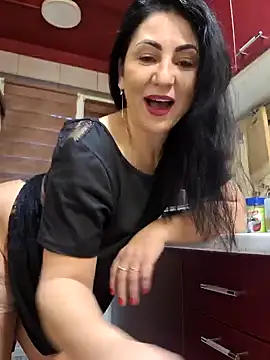 Snapshot of charrlote_love chatting on 02-02-25, 03:17 charrlote love online show from 02-02-25, 03:17