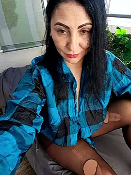 Snapshot of charrlote_love chatting on 11-02-25, 12:40 charrlote love online show from 11-02-25, 12:40