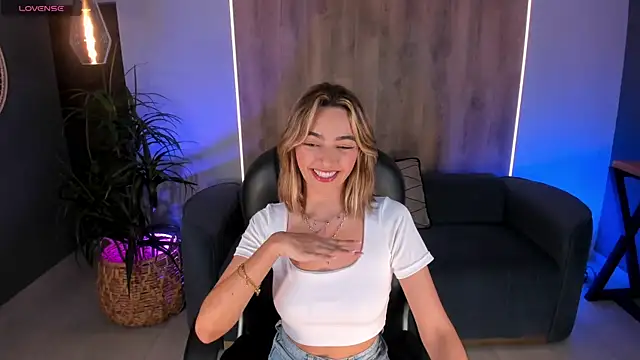 MelissaMoore  online show from 12-01-25, 03:55