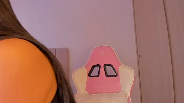 isa bunny online show from 10-26-25, 10:04