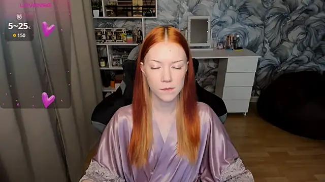 Snapshot of litl_Mia chatting on 11-10-25, 04:28 litl Mia online show from 11-10-25, 04:28