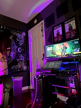 BlaizeyBBy online show from 12-19-25, 01:45