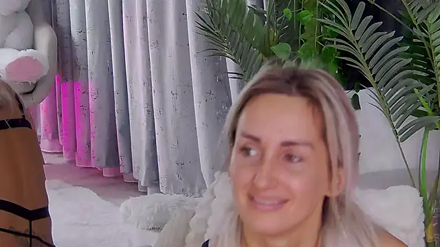 IsabelleEthan online show from 03-25-26, 01:00