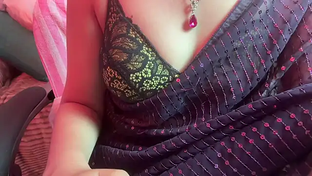 Queen Angelena online show from 02-12-26, 04:40