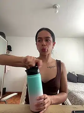 Snapshot of xlovelygirlx chatting on 01-12-25, 08:03 xlovelygirlx online show from 01-12-25, 08:03