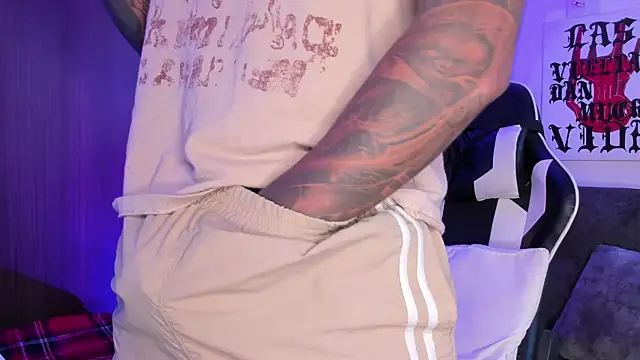 Alessandro Vanni online show from 04-06-26, 01:01