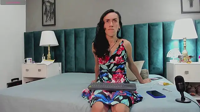 Snapshot of Karol_fenixx chatting on 01-26-25, 10:02 Karol fenixx online show from 01-26-25, 10:02