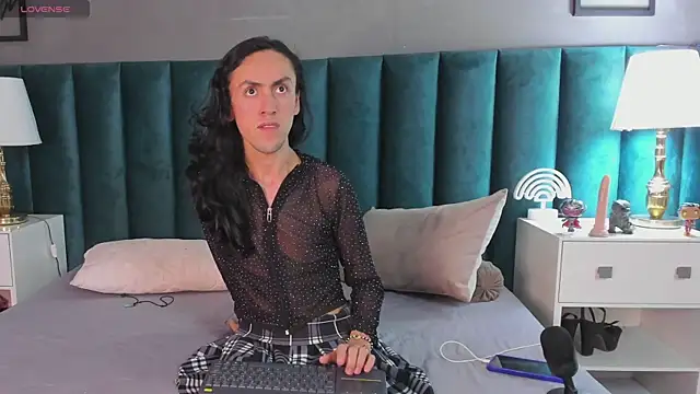 Snapshot of Karol_fenixx chatting on 03-07-25, 08:02 Karol fenixx online show from 03-07-25, 08:02