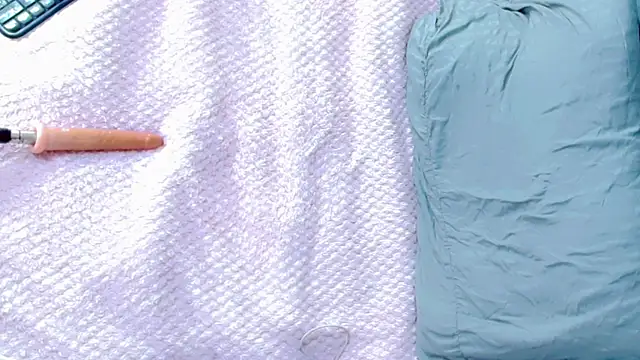 Imannejulienne online show from 01-07-26, 03:42