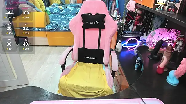 Softie Sofy online show from 10-24-25, 02:30