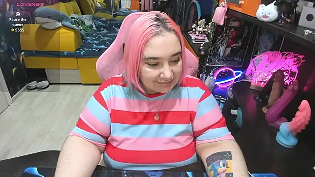 Softie Sofy online show from 01-17-26, 02:49