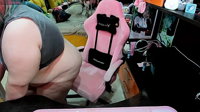 Softie Sofy online show from 04-14-26, 03:01