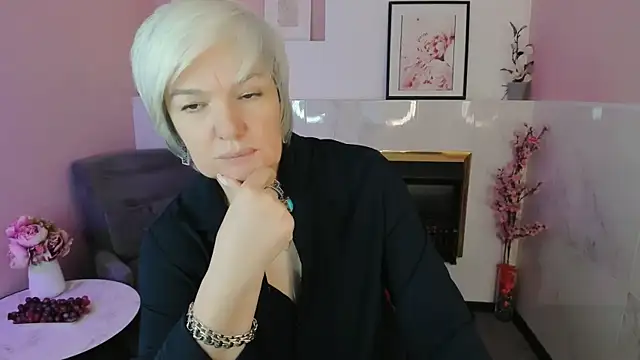 Snapshot of CarmenSoft chatting on 06-08-26, 01:28 CarmenSoft online show from 06-08-26, 01:28