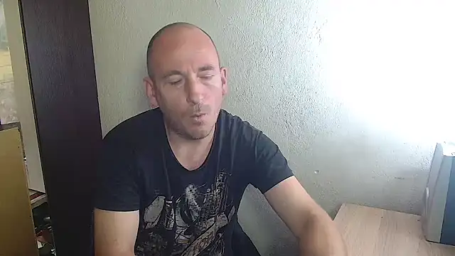 Johan   Barker online show from 11-08-25, 01:11