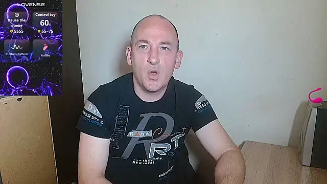 Snapshot of Johan___Barker chatting on 05-26-26, 10:22 Johan Barker online show from 05-26-26, 10:22