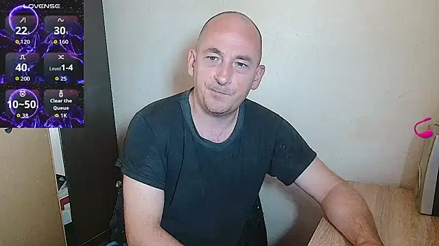 Snapshot of Johan___Barker chatting on 06-10-26, 10:25 Johan Barker online show from 06-10-26, 10:25