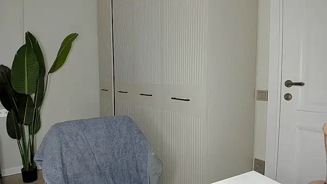 xx leila online show from 10-08-25, 10:57