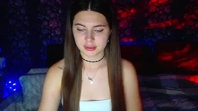 Snapshot of ViollinaLove chatting on 05-26-26, 07:43 ViollinaLove online show from 05-26-26, 07:43
