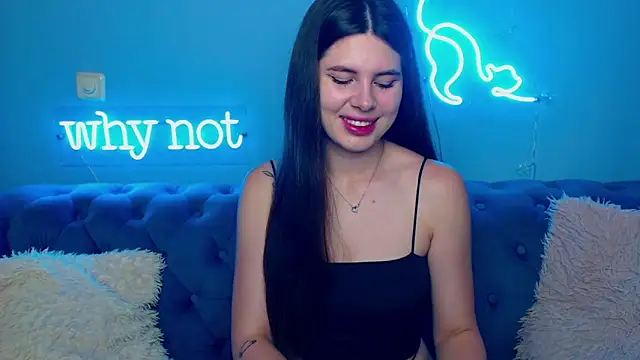 Snapshot of ViollinaLove chatting on 05-30-26, 04:53 ViollinaLove online show from 05-30-26, 04:53