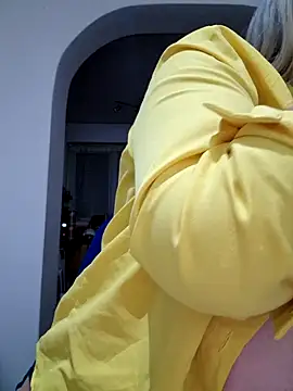 Snapshot of Ruxy42ETT chatting on 12-02-24, 06:30 Ruxy42ETT online show from 12-02-24, 06:30