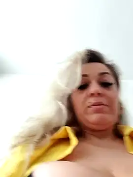 Snapshot of Ruxy42ETT chatting on 03-04-25, 04:38 Ruxy42ETT online show from 03-04-25, 04:38