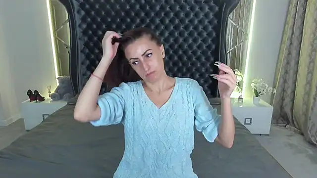 Rebecca Diamond online show from 10-28-25, 06:06