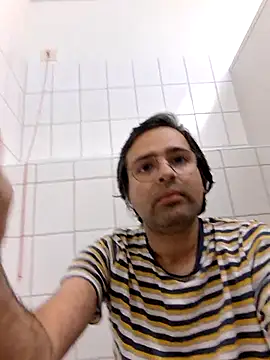 Snapshot of Azad64 chatting on 06-06-26, 01:49 Azad64 online show from 06-06-26, 01:49