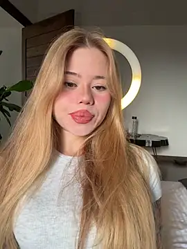 curchez  online show from 04-21-26, 08:12