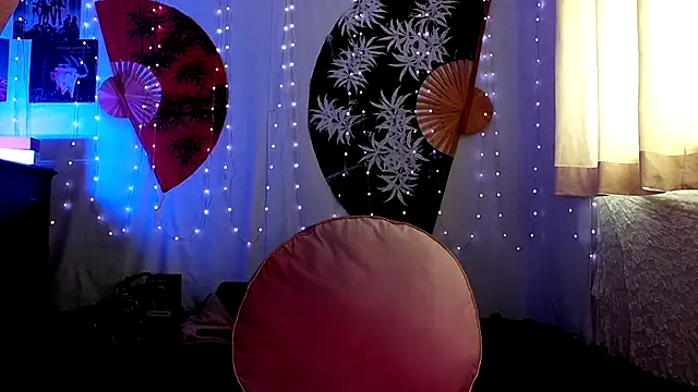GamerGirlRoxyAndLee online show from 06-26-26, 08:02