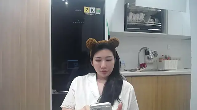 Asiagirll online show from 05-20-26, 12:00