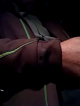 Snapshot of Rolandxxxr chatting on 12-01-24, 04:29 Rolandxxxr online show from 12-01-24, 04:29