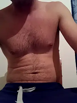 Snapshot of Rolandxxxr chatting on 12-21-24, 04:14 Rolandxxxr online show from 12-21-24, 04:14