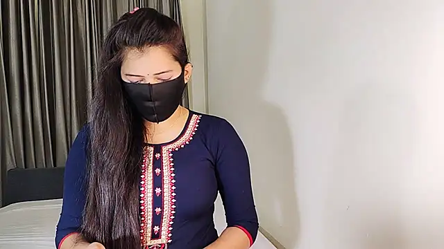 Snapshot of YourLovelyQueen chatting on 01-18-25, 03:53 YourLovelyQueen online show from 01-18-25, 03:53
