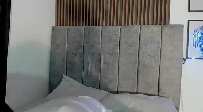 Hanna Risso online show from 12-28-24, 05:57