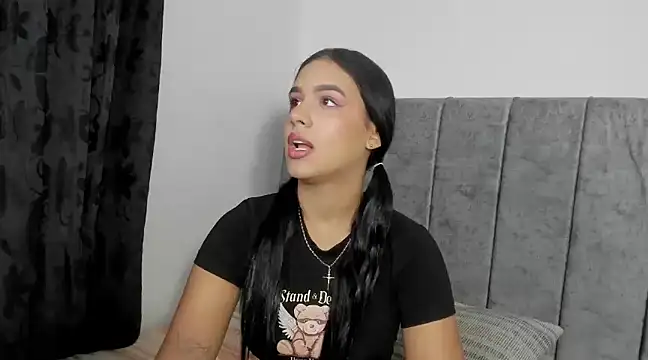 Hanna Risso online show from 03-20-25, 06:20