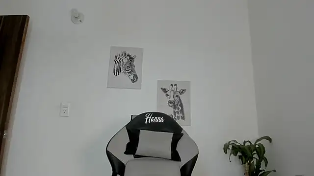 Hanna Risso online show from 09-11-25, 06:19