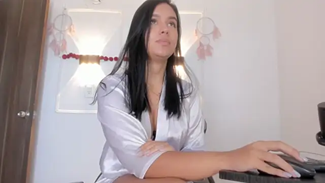 Hanna Risso online show from 07-21-26, 06:54