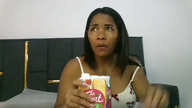 Snapshot of aleixane chatting on 10-18-25, 04:59 aleixane online show from 10-18-25, 04:59