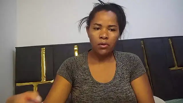 Snapshot of aleixane chatting on 11-30-25, 06:01 aleixane online show from 11-30-25, 06:01