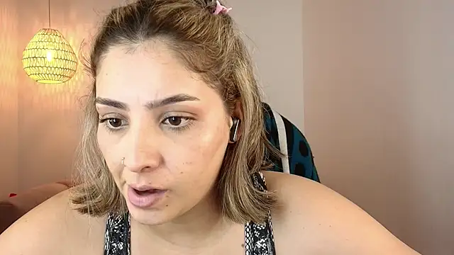 Snapshot of YummyAnna_ chatting on 06-10-26, 08:19 YummyAnna online show from 06-10-26, 08:19